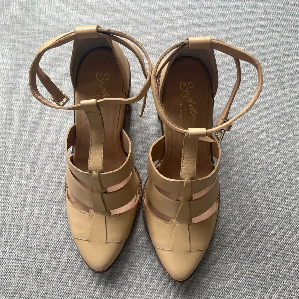 EUC Seychelles Nude/Tan Strappy Pointed-Toe Ankle Wrap Heels Size 8 US - Picture 3 of 9